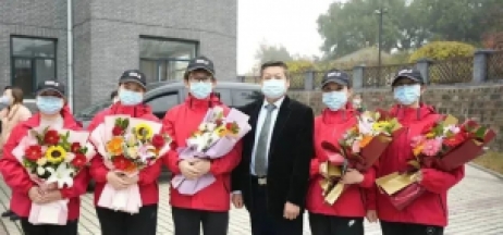 “白衣執甲，遼藏情深”葫蘆島市第二人民醫院舉行戰“疫”英雄凱旋歡迎儀式